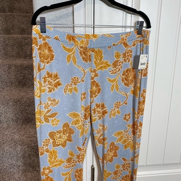 Free People Make A Statement floral flare leg pants - Picture 6 of 8